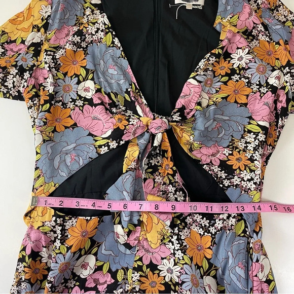 NEW Wayf Dress Womens Medium Rosalind Cheetah Print Tie Front Floral Multi NWOT - Picture 10 of 12